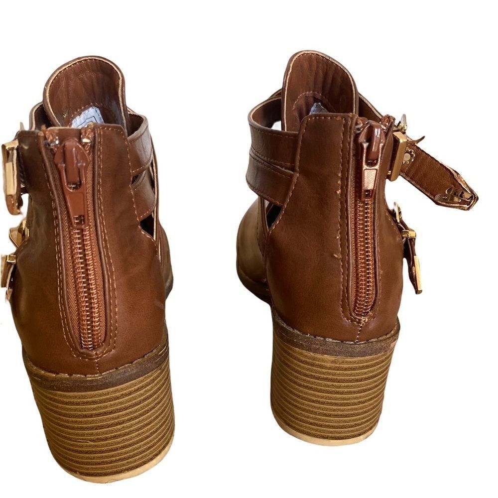 Bata Cross Strap Tan Booties Size 6.5 - Picture 5 of 9